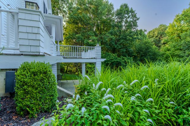 1670 Flowers Crossing Drive Ne, Grand Rapids Twp, MI 49525