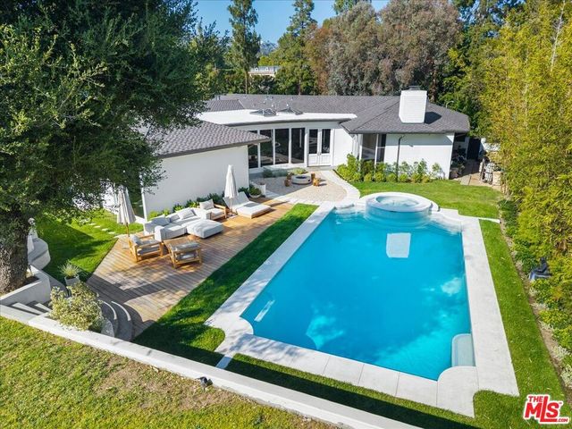 909 N Alpine Drive, Beverly Hills, CA 90210