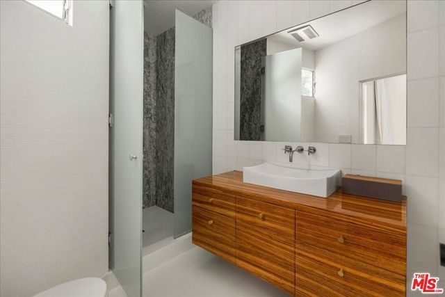 909 N Alpine Drive, Beverly Hills, CA 90210