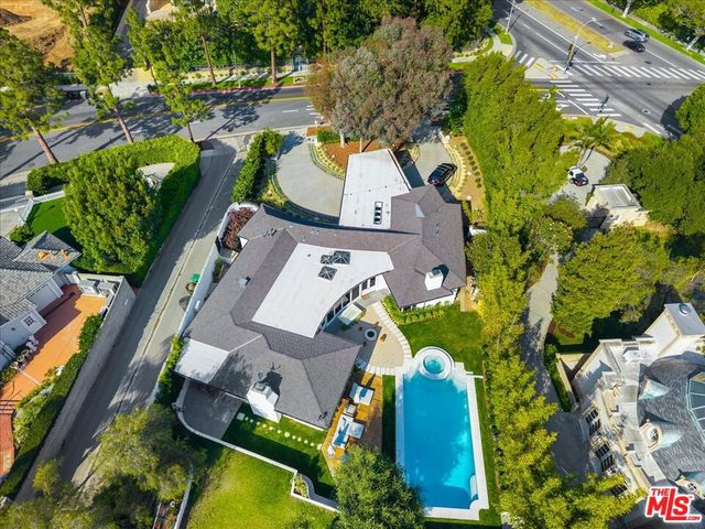 909 N Alpine Drive, Beverly Hills, CA 90210