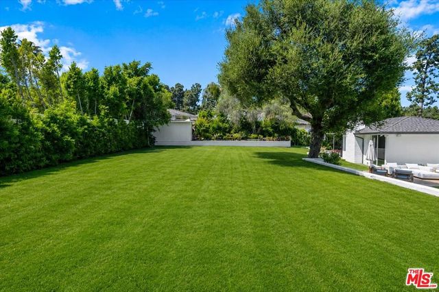 909 N Alpine Drive, Beverly Hills, CA 90210