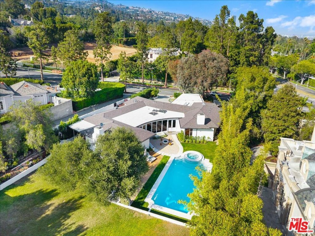 909 N Alpine Drive, Beverly Hills, CA 90210