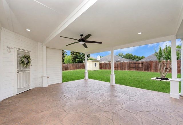 17714 Lakes Of Pine Forest Drive, Houston, TX 77084