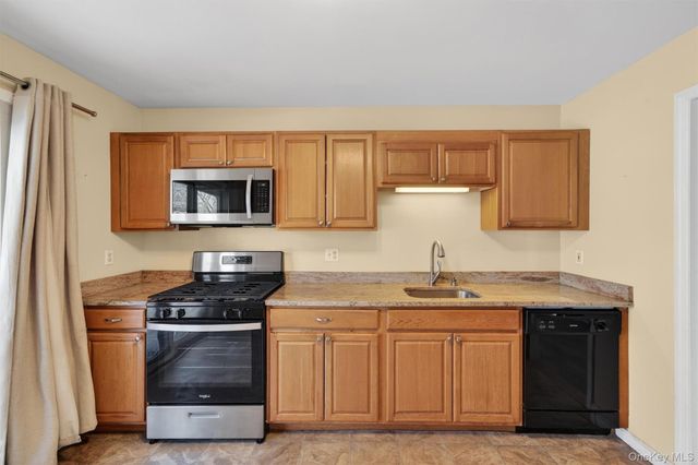 37 Aldo Court, Monroe, NY 10950