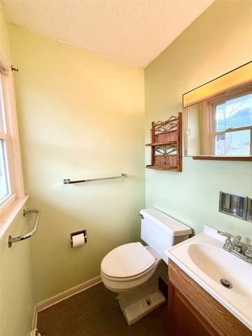 2908 Giles Street, West Des Moines, IA 50265