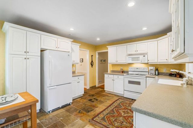 2368 Peeler Road, Dunwoody, GA 30338