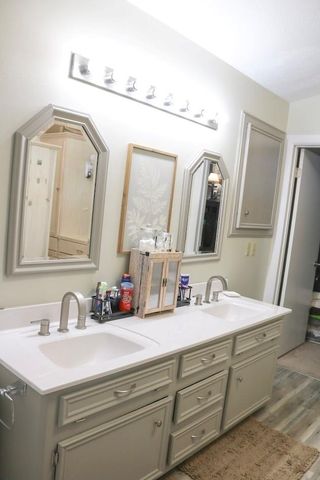 146 Creekside Drive, Onalaska, TX 77360