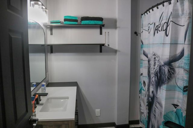 146 Creekside Drive, Onalaska, TX 77360