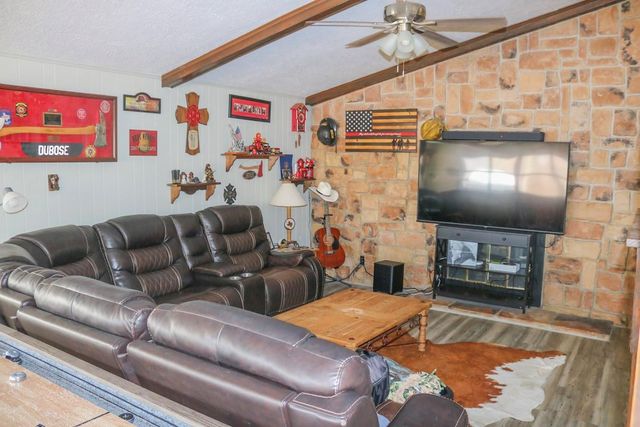 146 Creekside Drive, Onalaska, TX 77360