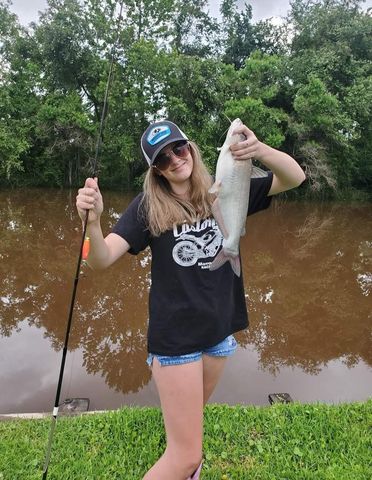 146 Creekside Drive, Onalaska, TX 77360