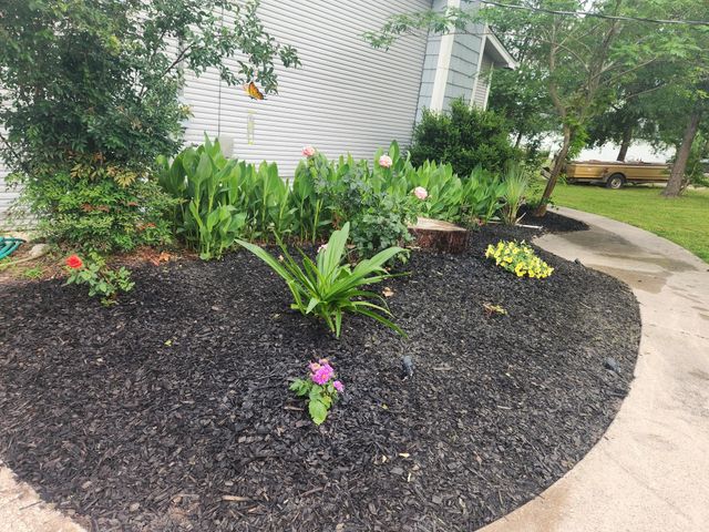 146 Creekside Drive, Onalaska, TX 77360