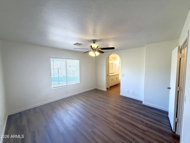 2834 E Oakland Court, Gilbert, AZ 85295
