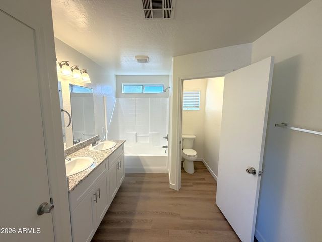 2834 E Oakland Court, Gilbert, AZ 85295