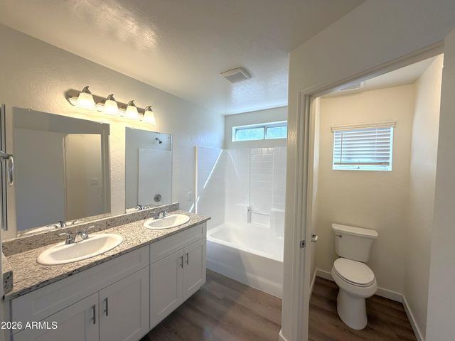 2834 E Oakland Court, Gilbert, AZ 85295