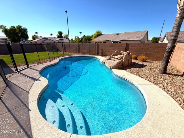 2834 E Oakland Court, Gilbert, AZ 85295