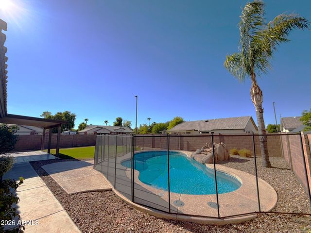 2834 E Oakland Court, Gilbert, AZ 85295