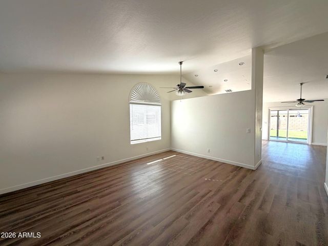 2834 E Oakland Court, Gilbert, AZ 85295