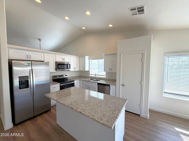 2834 E Oakland Court, Gilbert, AZ 85295
