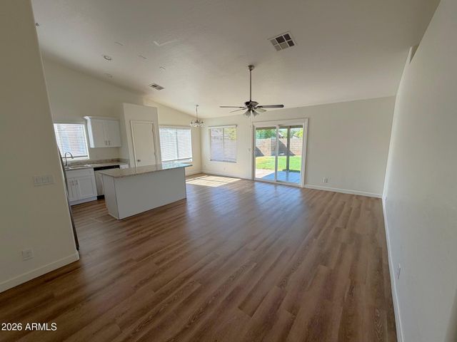 2834 E Oakland Court, Gilbert, AZ 85295