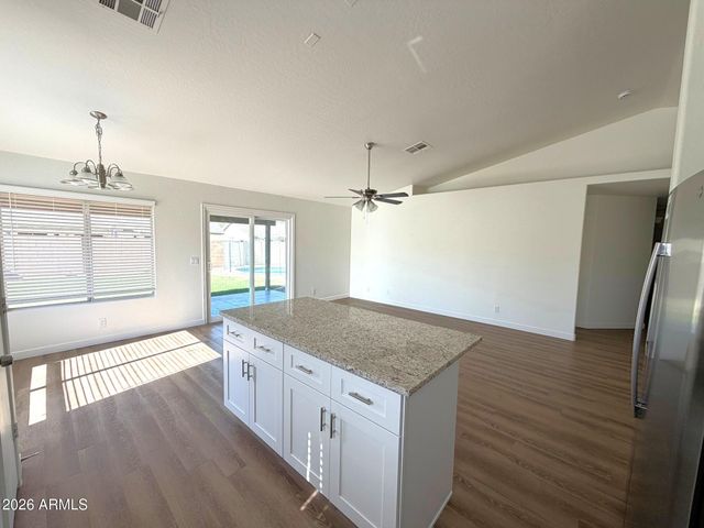 2834 E Oakland Court, Gilbert, AZ 85295