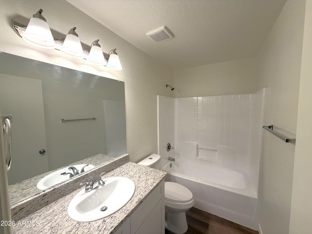 2834 E Oakland Court, Gilbert, AZ 85295