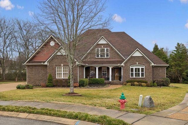 1006 Autumn Ridge Ct, Spring Hill, TN 37174