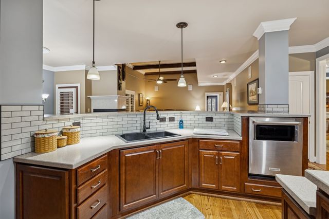 1006 Autumn Ridge Ct, Spring Hill, TN 37174