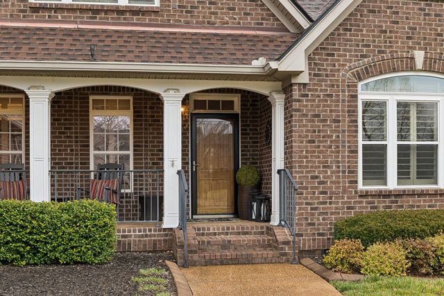1006 Autumn Ridge Ct, Spring Hill, TN 37174