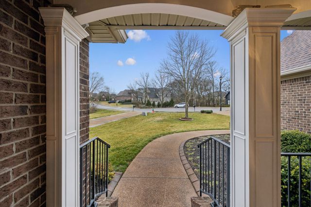 1006 Autumn Ridge Ct, Spring Hill, TN 37174