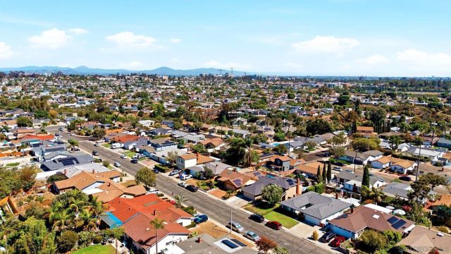 6885 Rockglen Ave, San Diego, CA 92111