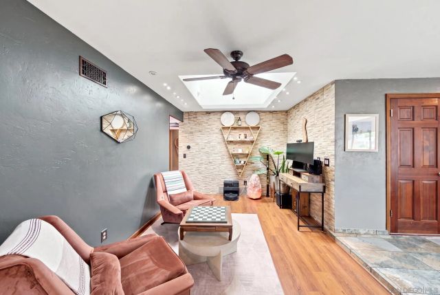 6885 Rockglen Ave, San Diego, CA 92111