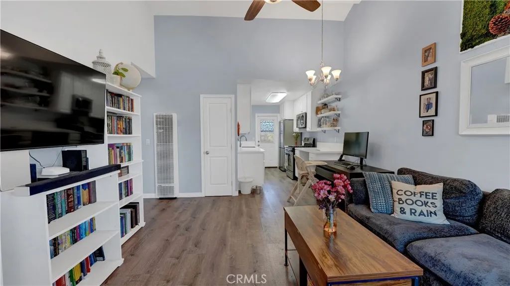 1140 Molino Avenue 5, Long Beach, CA 90804