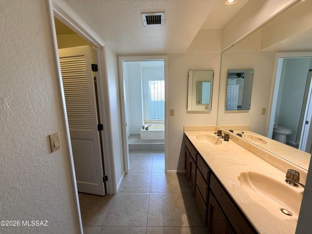2619 W Old Glory Drive, Tucson, AZ 85741