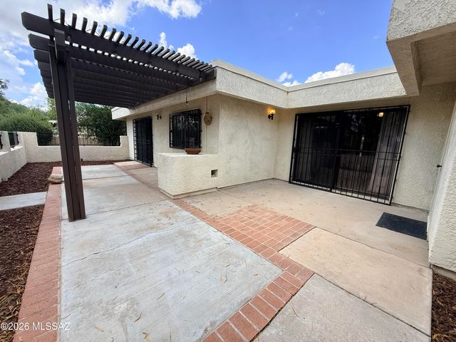 2619 W Old Glory Drive, Tucson, AZ 85741