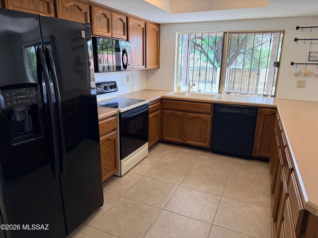 2619 W Old Glory Drive, Tucson, AZ 85741