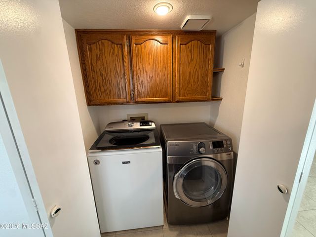 2619 W Old Glory Drive, Tucson, AZ 85741