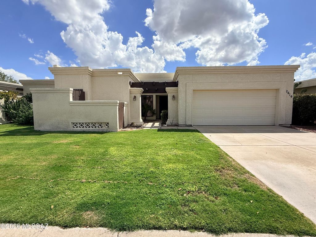 2619 W Old Glory Drive, Tucson, AZ 85741