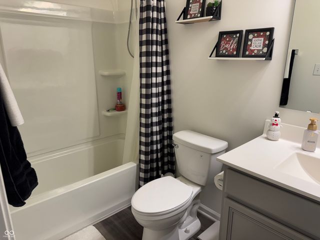 512 Montezuma Express Drive, Greenfield, IN 46140