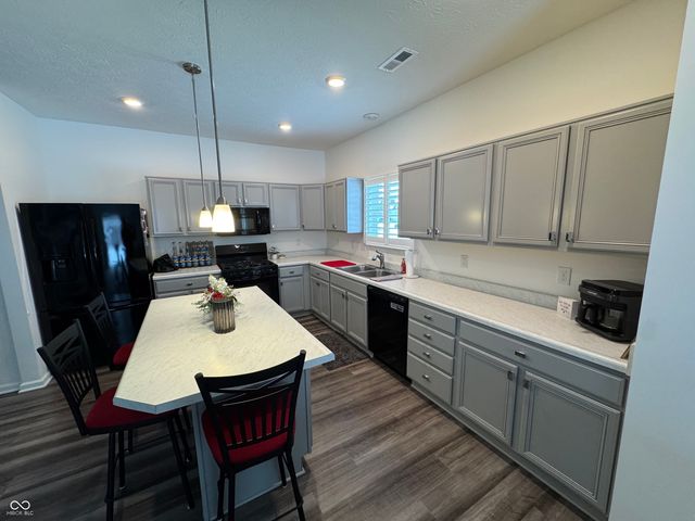 512 Montezuma Express Drive, Greenfield, IN 46140