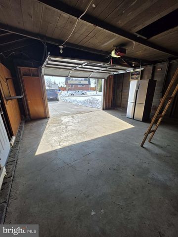 727 SHERRIE RD, Philadelphia, PA 19115