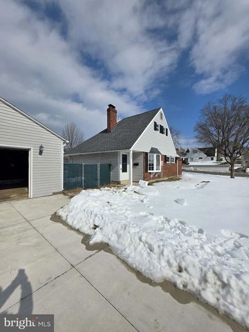 727 SHERRIE RD, Philadelphia, PA 19115