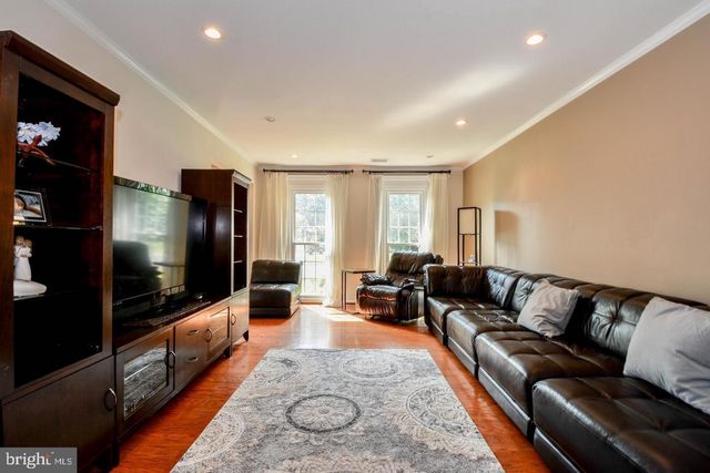 13527 POINT PLEASANT DR, Chantilly, VA 20151