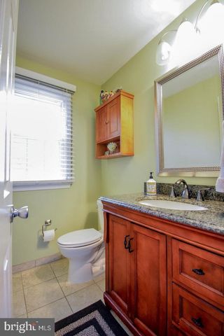 13527 POINT PLEASANT DR, Chantilly, VA 20151