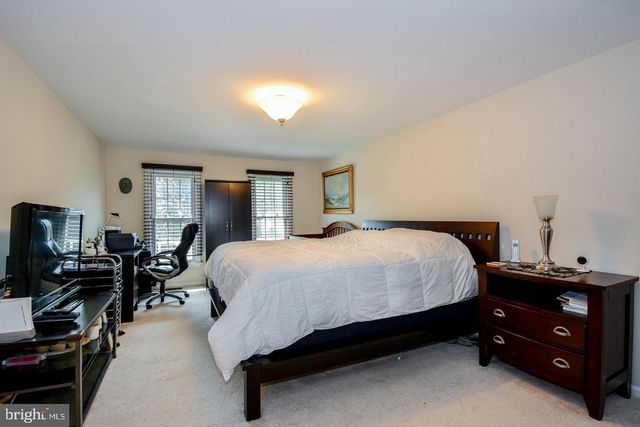 13527 POINT PLEASANT DR, Chantilly, VA 20151
