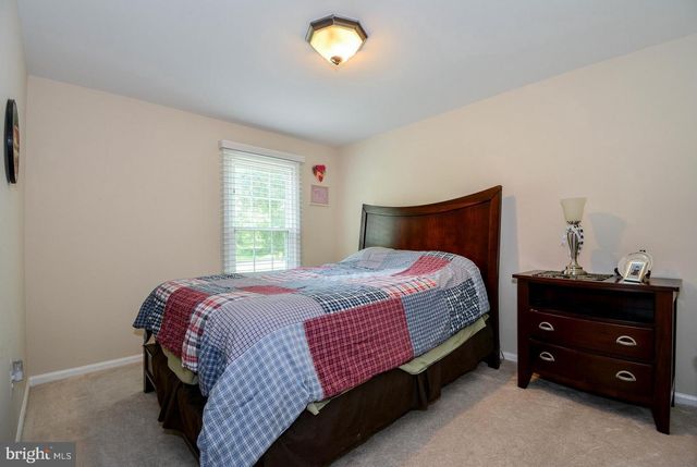 13527 POINT PLEASANT DR, Chantilly, VA 20151