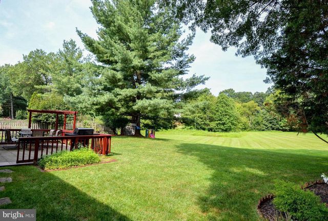 13527 POINT PLEASANT DR, Chantilly, VA 20151