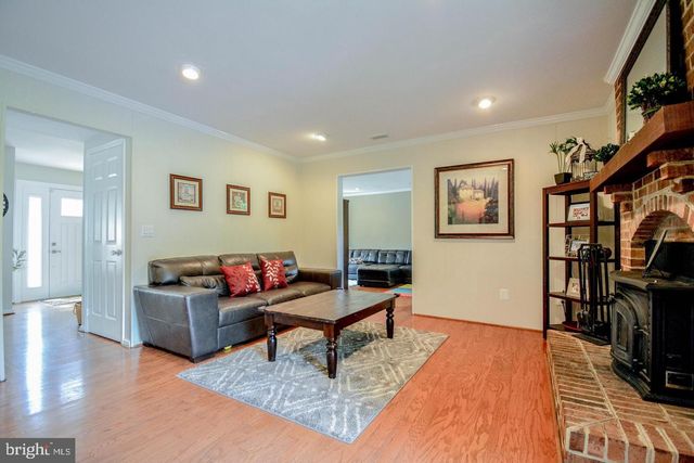 13527 POINT PLEASANT DR, Chantilly, VA 20151