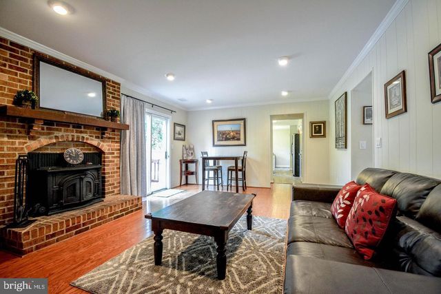 13527 POINT PLEASANT DR, Chantilly, VA 20151