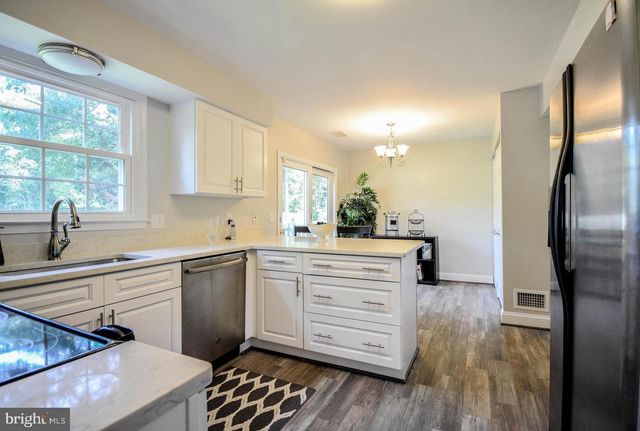 13527 POINT PLEASANT DR, Chantilly, VA 20151