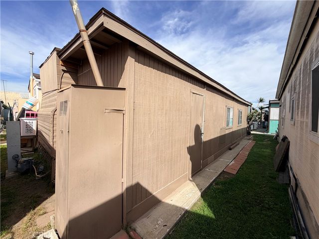 12265 Woodruff Avenue 39, Downey, CA 90241